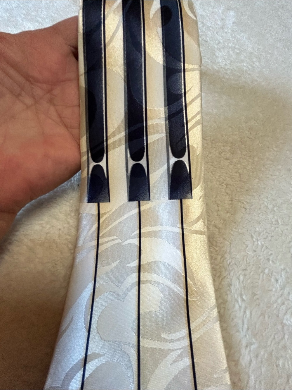 🎁3 for $30 - Ivory Silk Piano-Key Pattern Tie with Navy Accents
